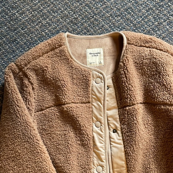 Abercrombie and Fitch Teddy jacket - Picture 2 of 3